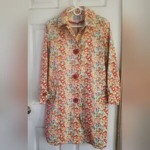 BILLBLASS ALL OVER FLORAL VINTAGE PRINT BUTTON DOWN COAT, SIZE 4